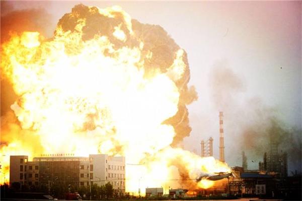 珠江電纜快訊－包頭一小區(qū)電纜屢次爆炸沒人管！