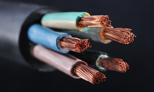 【珠江電纜】?jī)筛?.5平方電線擰在一起等于5平方電線嗎？